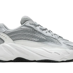 Adidas - Yeezy 700 V2 static