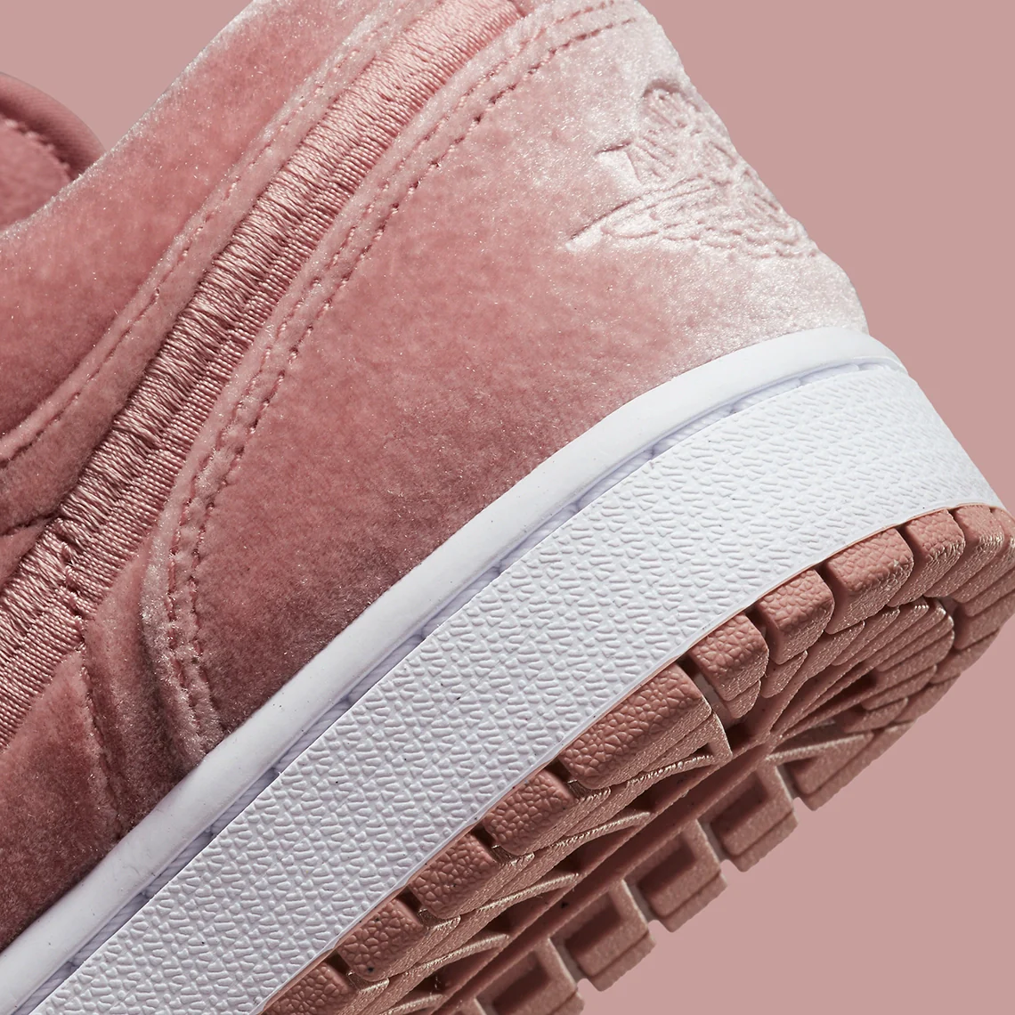 Air Jordan 1 Low SE Pink Velvet – Image 8