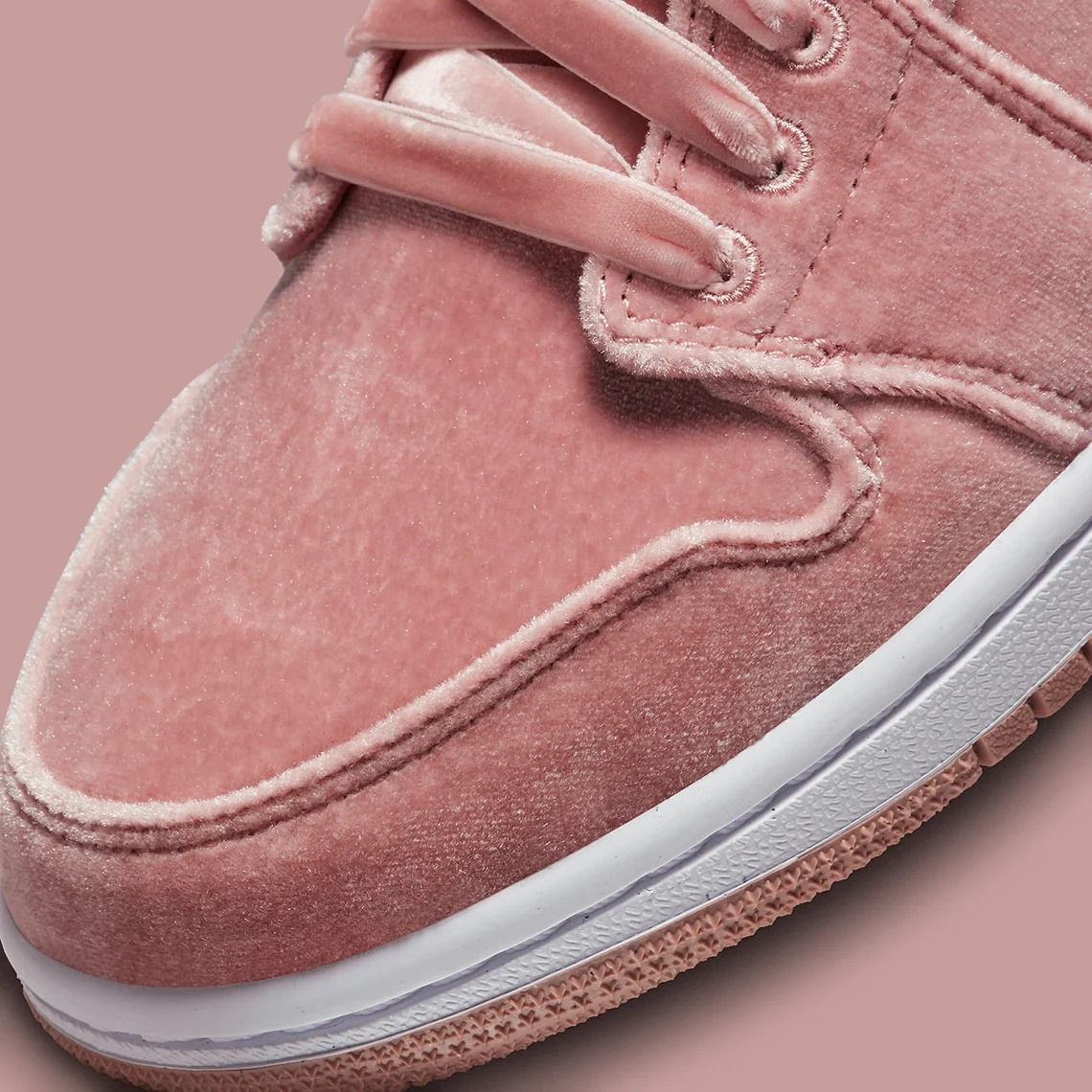 Air Jordan 1 Low SE Pink Velvet – Image 7