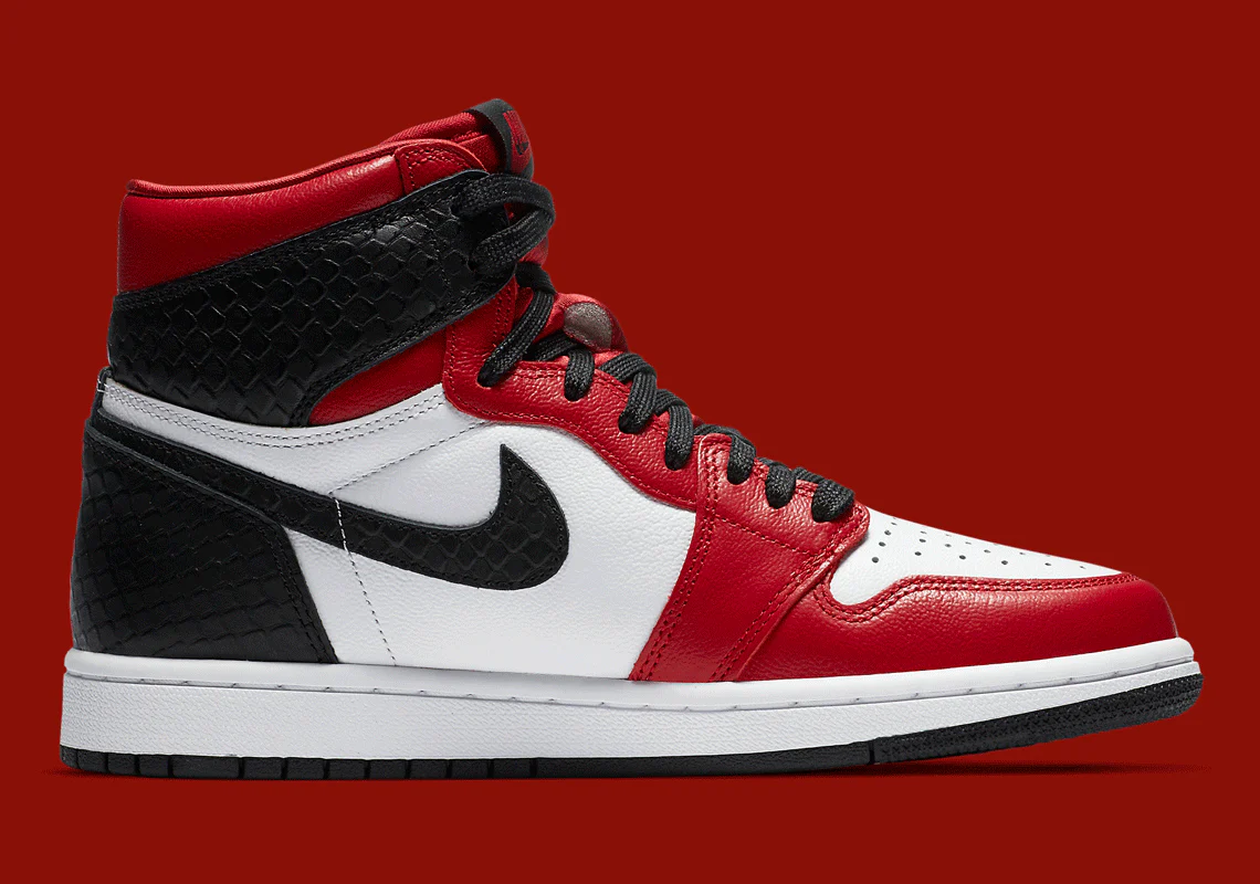 Jordan 1 Retro High Satin Snake Chicago – Image 4