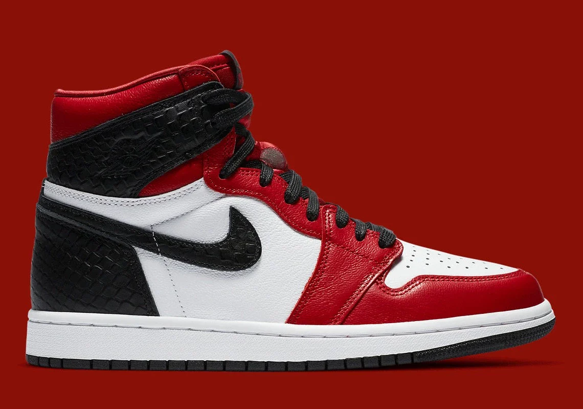 Jordan 1 Retro High Satin Snake Chicago – Image 2