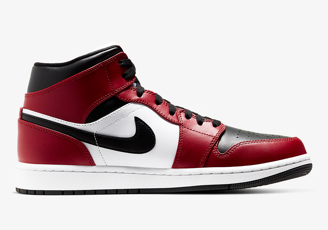 Air Jordan 1 Mid Chicago Toe – Image 4