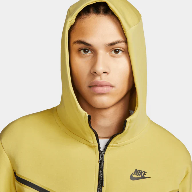 Nike Sportswear Tech Fleece Hoodie & Joggers Set Saturn Gold/Black – Image 6