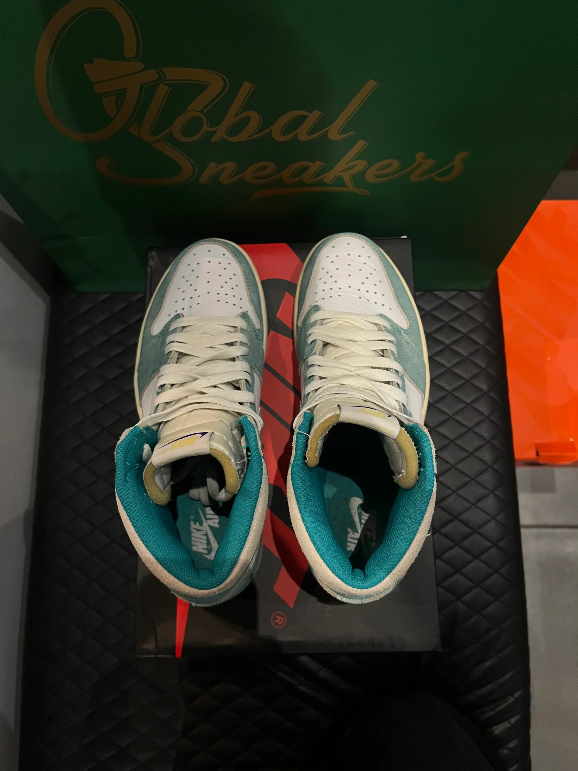 Jordan 1 Retro High Turbo Green OCCASION – Image 6