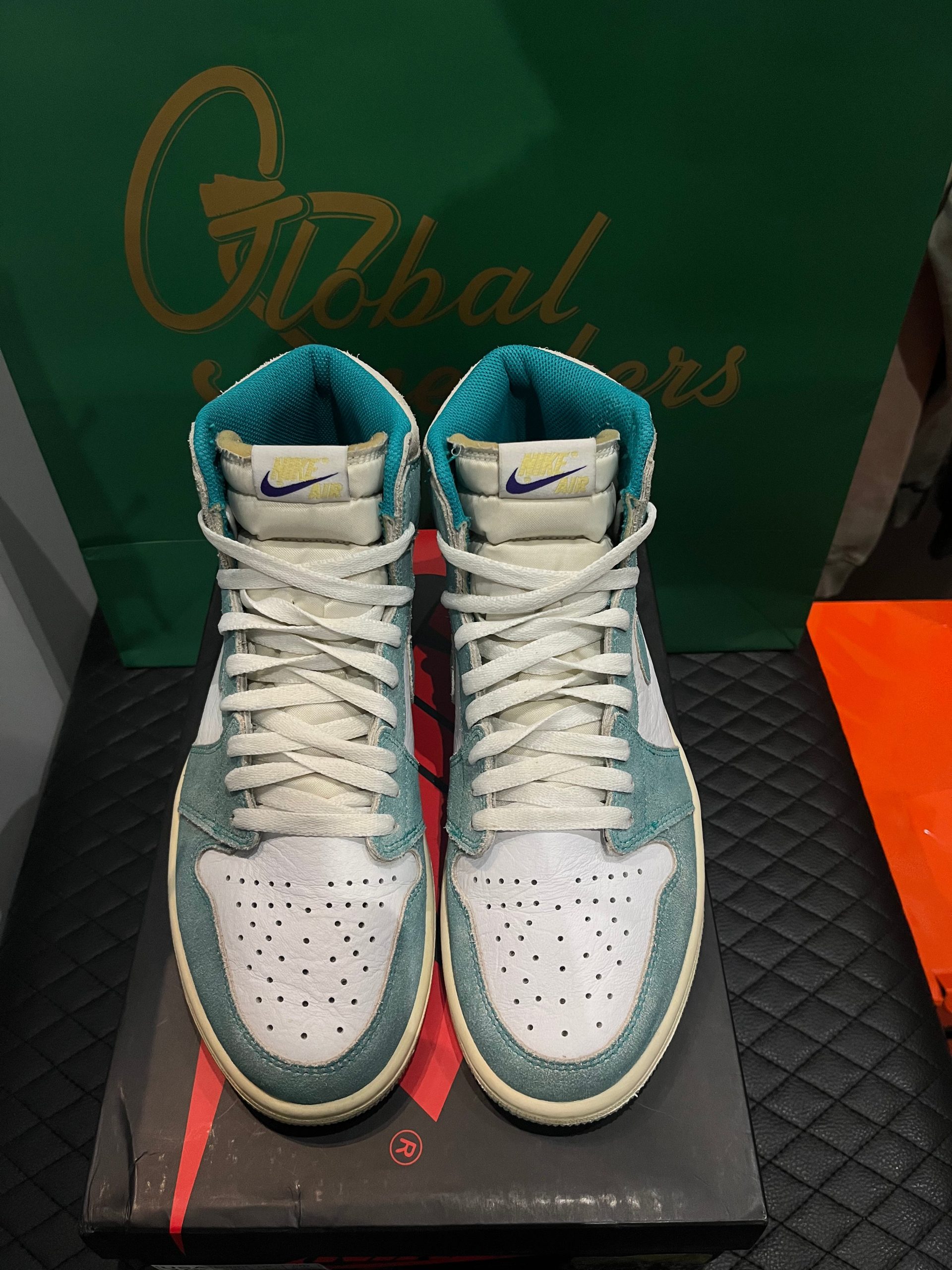 Jordan 1 Retro High Turbo Green OCCASION – Image 5