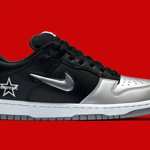 Nike SB - Dunk Low Supreme Jewel Swoosh