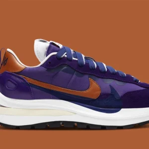 Nike Vaporwaffle sacai Dark Iris