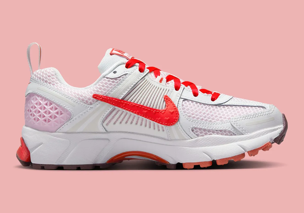 Nike Air Zoom Vomero 5 Valentine's Day – Image 4