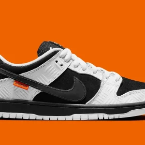 Nike SB Dunk Low TIGHTBOOTH