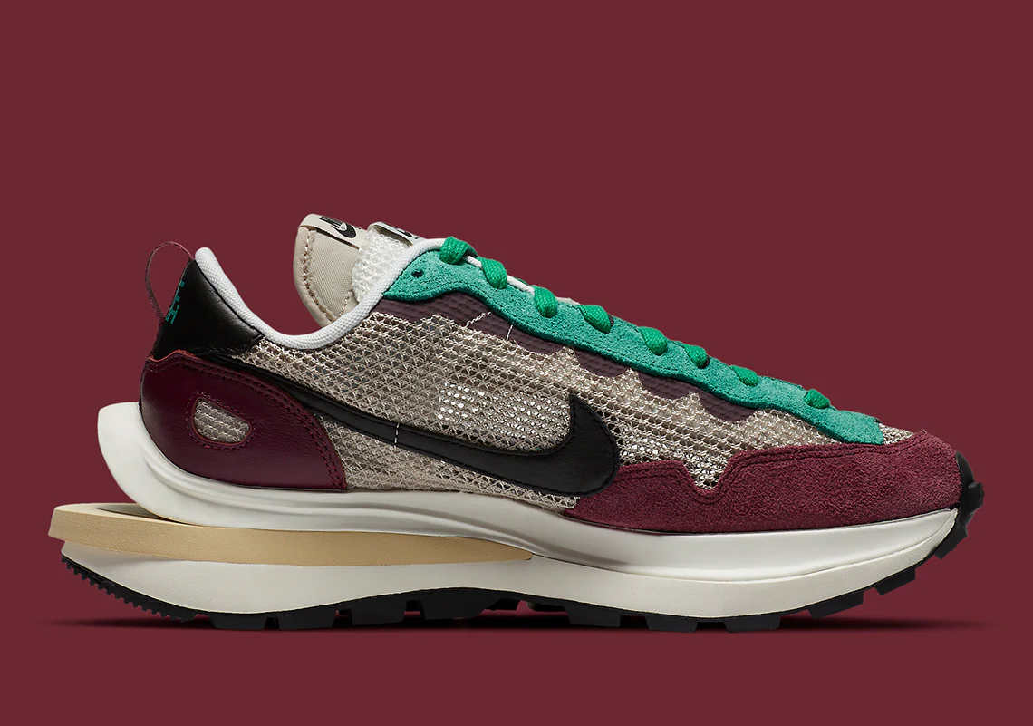 Nike - Vaporwaffle sacai Villain Red Neptune Green – Image 4