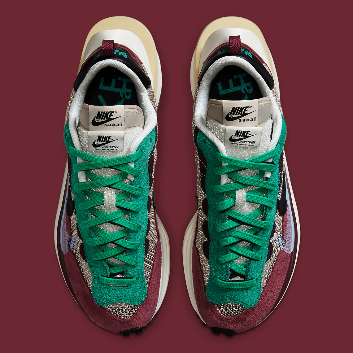 Nike - Vaporwaffle sacai Villain Red Neptune Green – Image 5