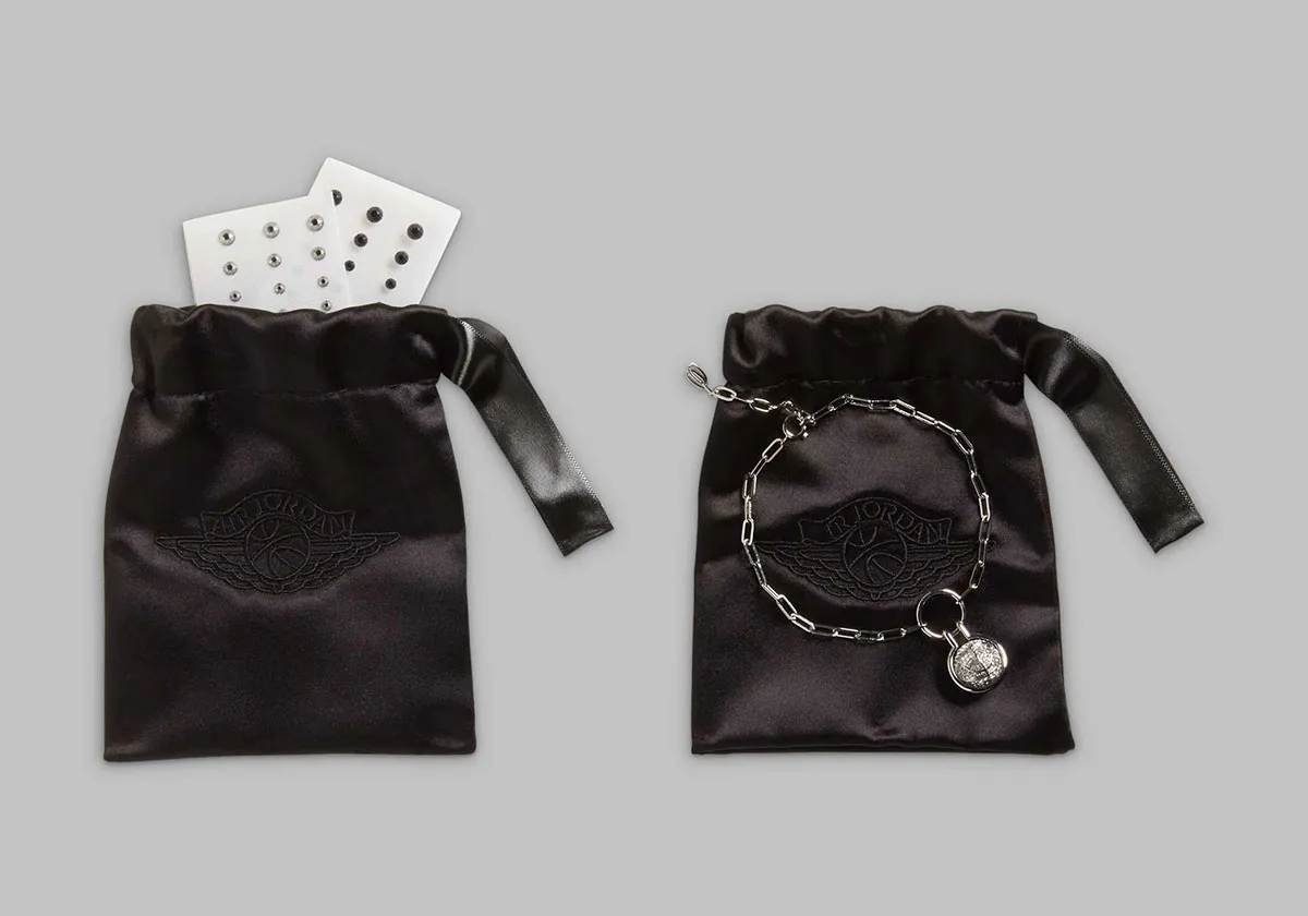 Jordan 1 Retro Low OG Swarovski Stealth – Image 9