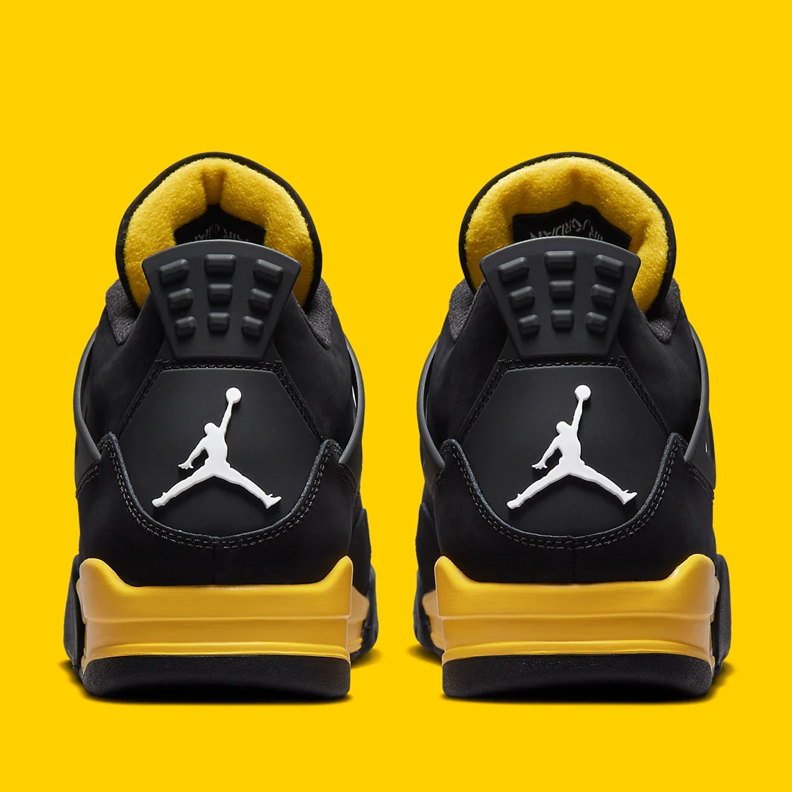 Jordan 4 Retro Thunder (2023) – Image 6