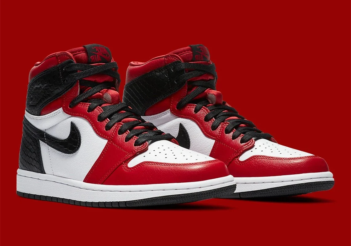 Jordan 1 Retro High Satin Snake Chicago – Image 3