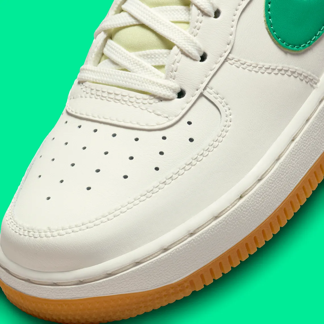 Nike Air Force 1 Low LV8 3 Heel Stitch Sail Stadium Green – Image 7