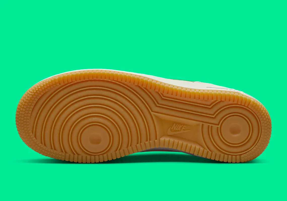 Nike Air Force 1 Low LV8 3 Heel Stitch Sail Stadium Green – Image 9