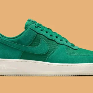 Nike Air Force 1 Low '07 LV8 Malachite Pale Ivory Metallic Gold
