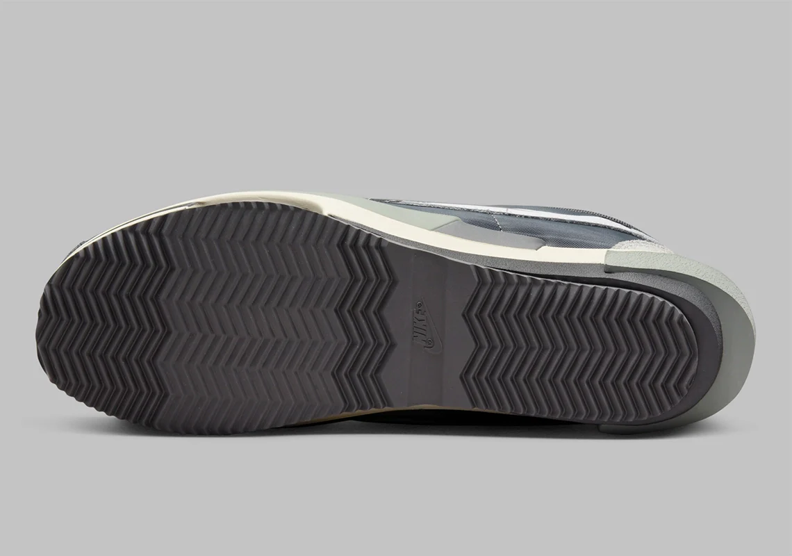 Nike Zoom Cortez SP sacai Iron Grey – Image 7