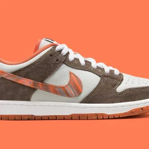Nike SB Dunk Low Crushed D.C.