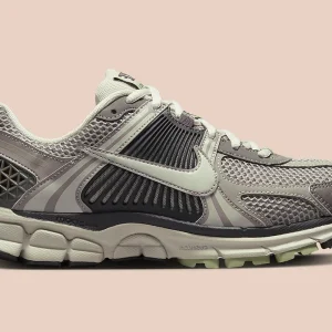 Nike Zoom Vomero 5 Cobblestone Flat Pewter